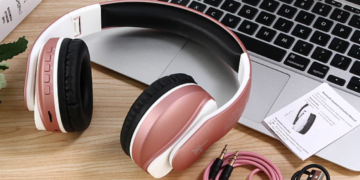 Should you go for wireless headphones or wired headphones?