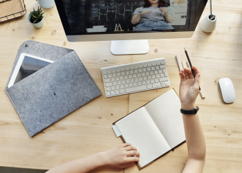 5 Features of A Good Online Foreign Language Course and Trainers