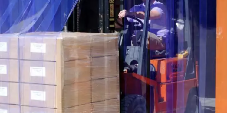 The Main Reasons To Install Plastic Strips for Doorways in a Foodservice Business