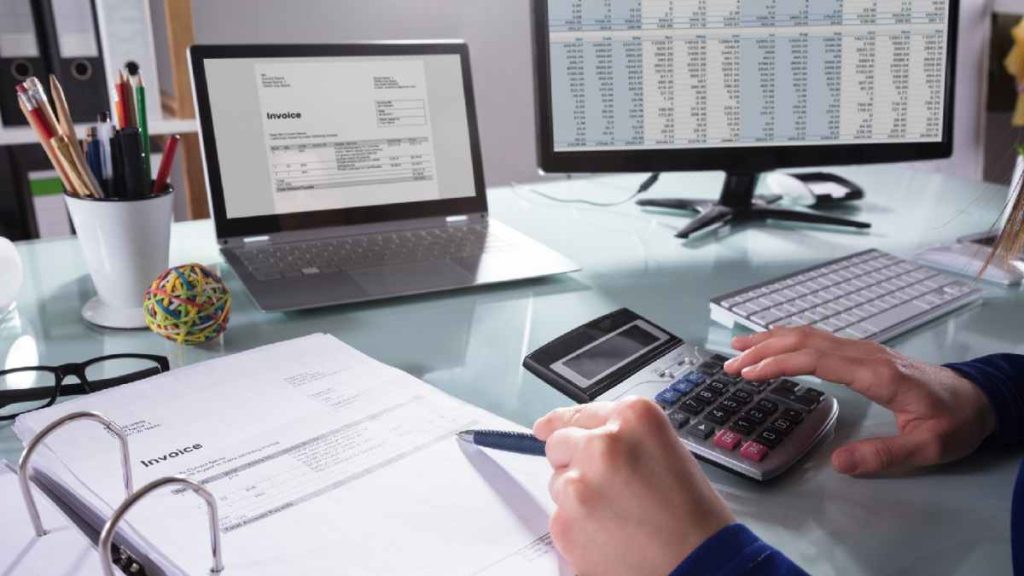 3 reasons to use accounting software to enhance your business this 2023