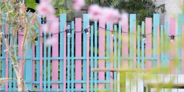 Transforming Your Fence with Artistic Painting Techniques