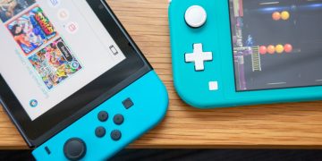 5 Handheld Games to Play When You’re Bored