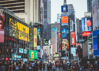 Headliners News Pioneering the Truth in the Age of AI News and Misinformation