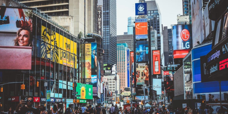 Headliners News Pioneering the Truth in the Age of AI News and Misinformation