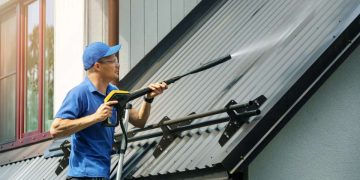 Top 7 Benefits of Power Washing for Office Buildings