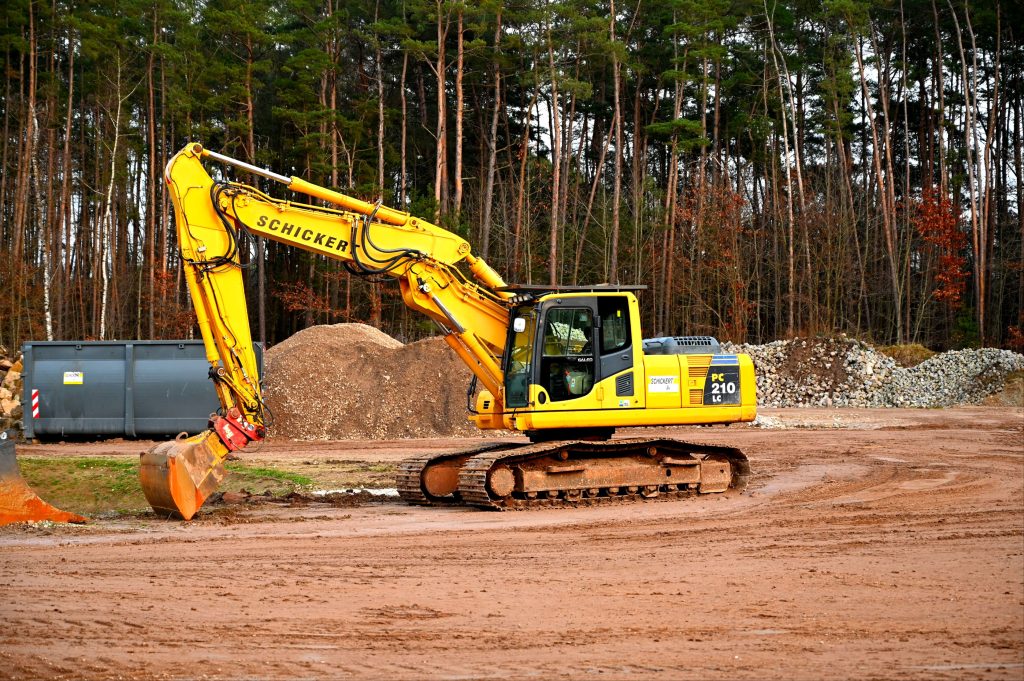 What Are the Key Differences Between Excavator Mulcher Attachments and Other Land Clearing Equipment?